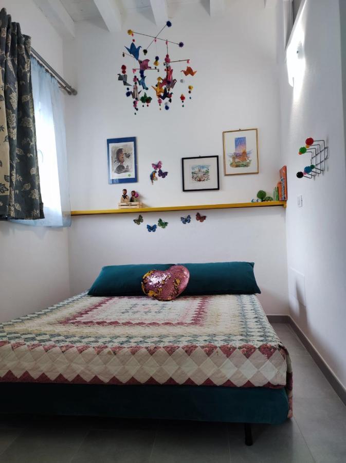 הוילה ורנאצה Casa Dei Giuggioli מראה חיצוני תמונה